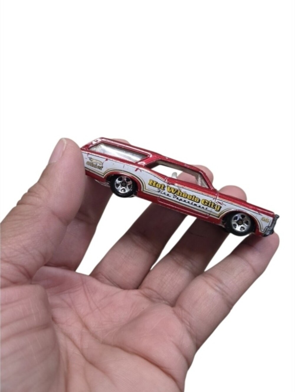 2010 HW City Works Series Hot Wheels Custom '66 GTO Wagon